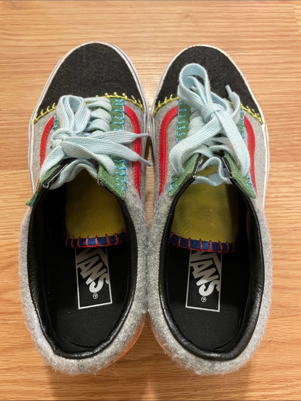 New Vans Gray Low-Top Felt Blanket Stitch Sneakers - Picture 5 of 6